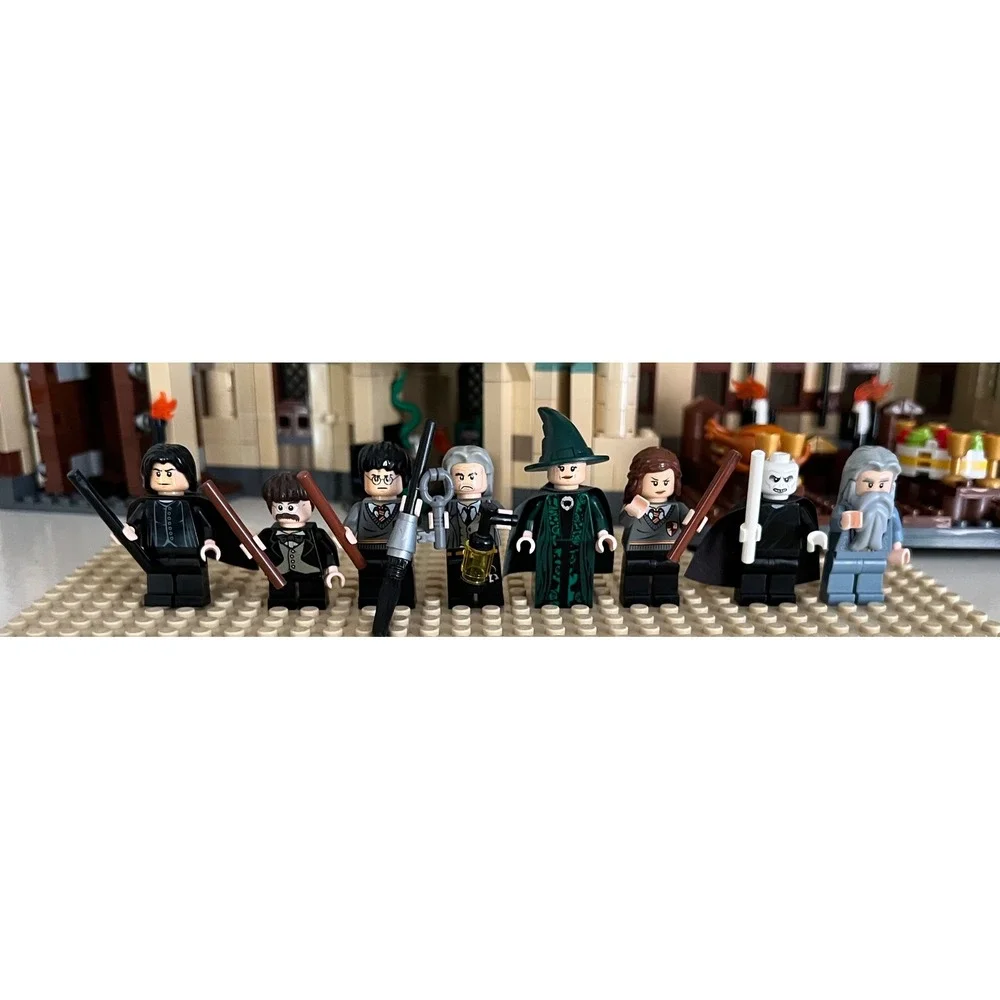 LEGO Harry Potter Hogwarts Castle 4842 Building Set with Minifigures 4th Edition